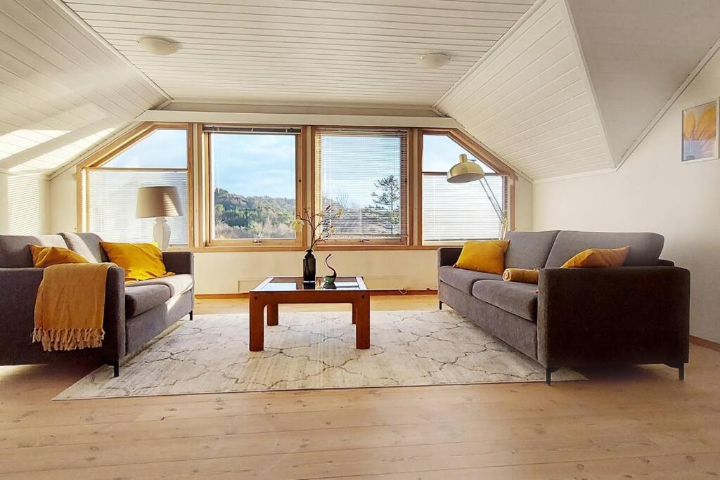 Large Home In Sola Tananger Bagian luar foto