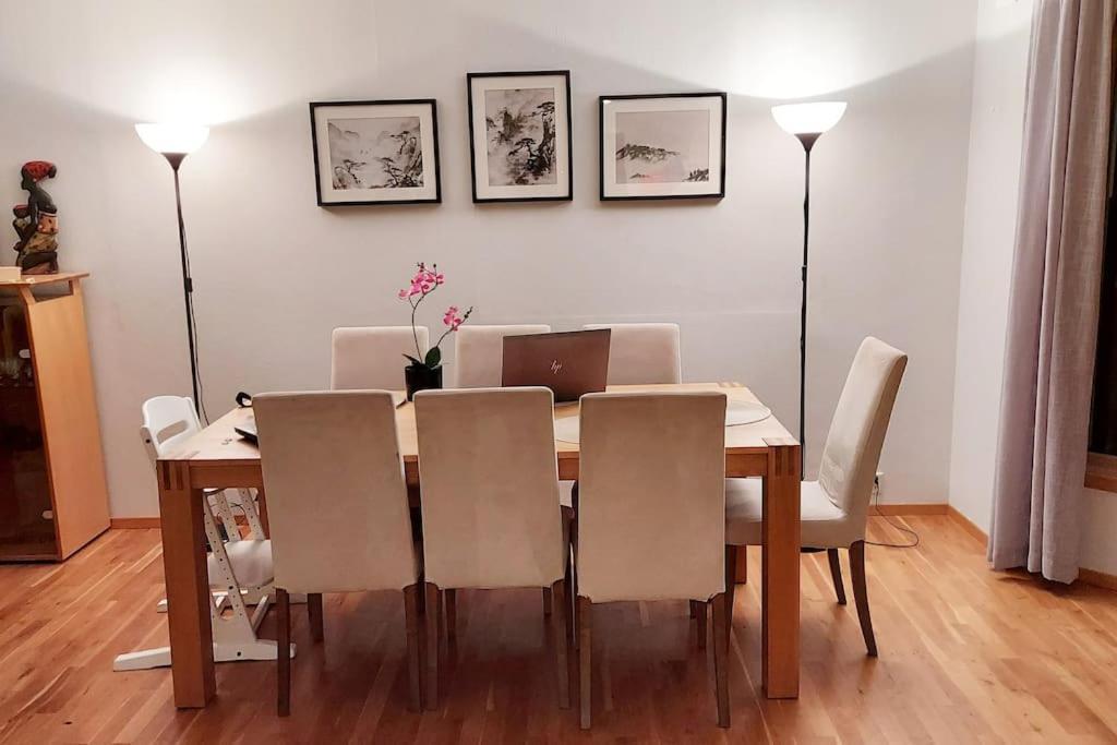 Large Home In Sola Tananger Bagian luar foto