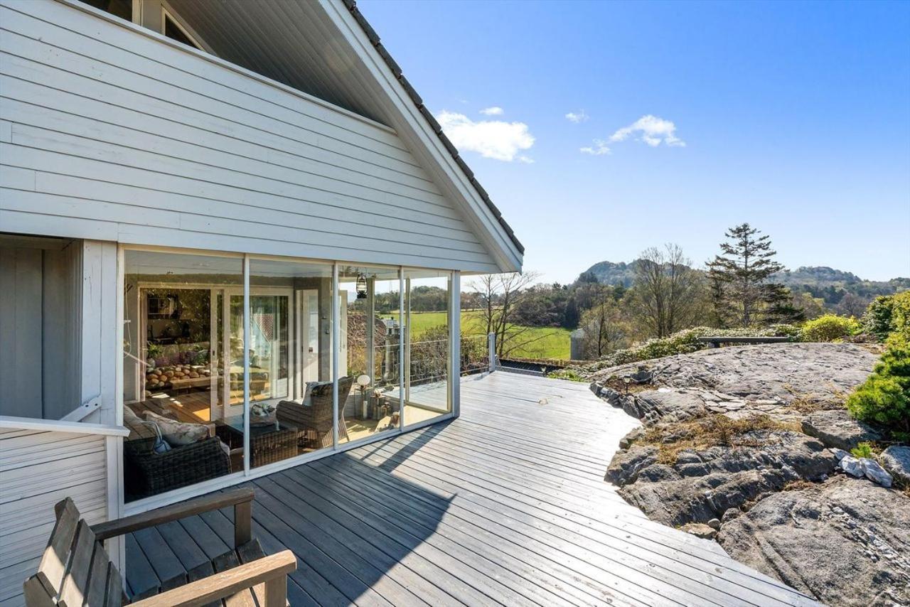 Large Home In Sola Tananger Bagian luar foto